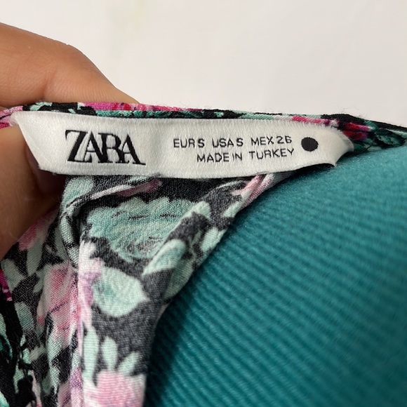 Worn couple of times dress in excellent condition - Picture 6 of 6